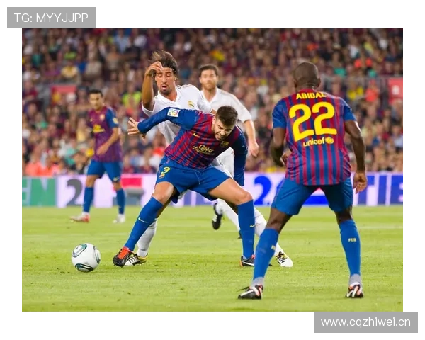 巴萨进攻体系过度依赖边路，战术结构失衡对整体进攻效率造成影响