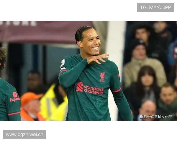 范迪克这身高高到平常衣服都穿不了吧，球场外跟我们是真不一个地球的人